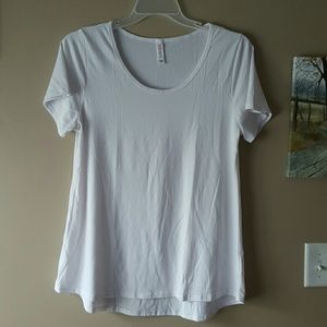 LuLaRoe white Classic Tee